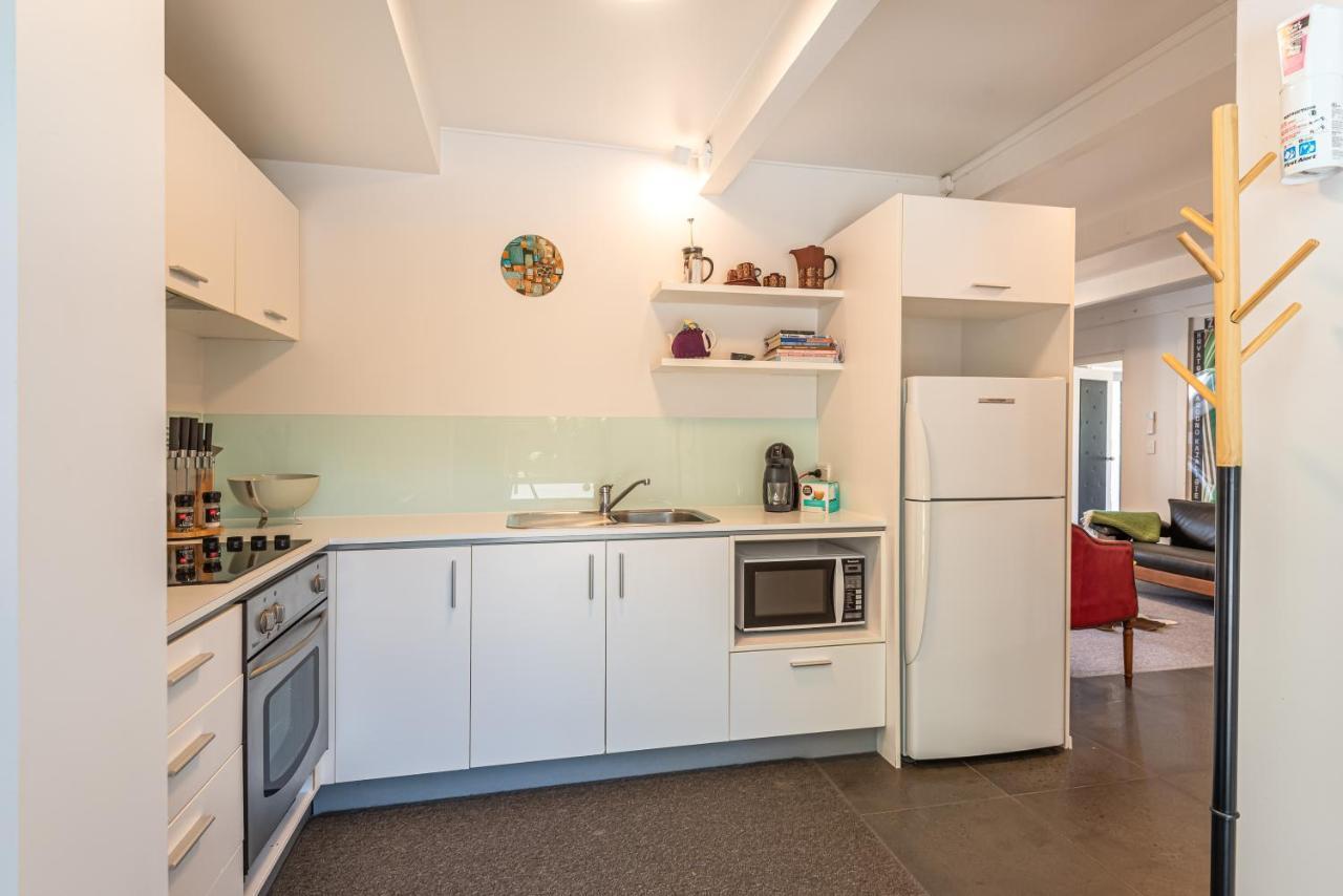 Retro Living - Lush Garden Apartman Christchurch Kültér fotó